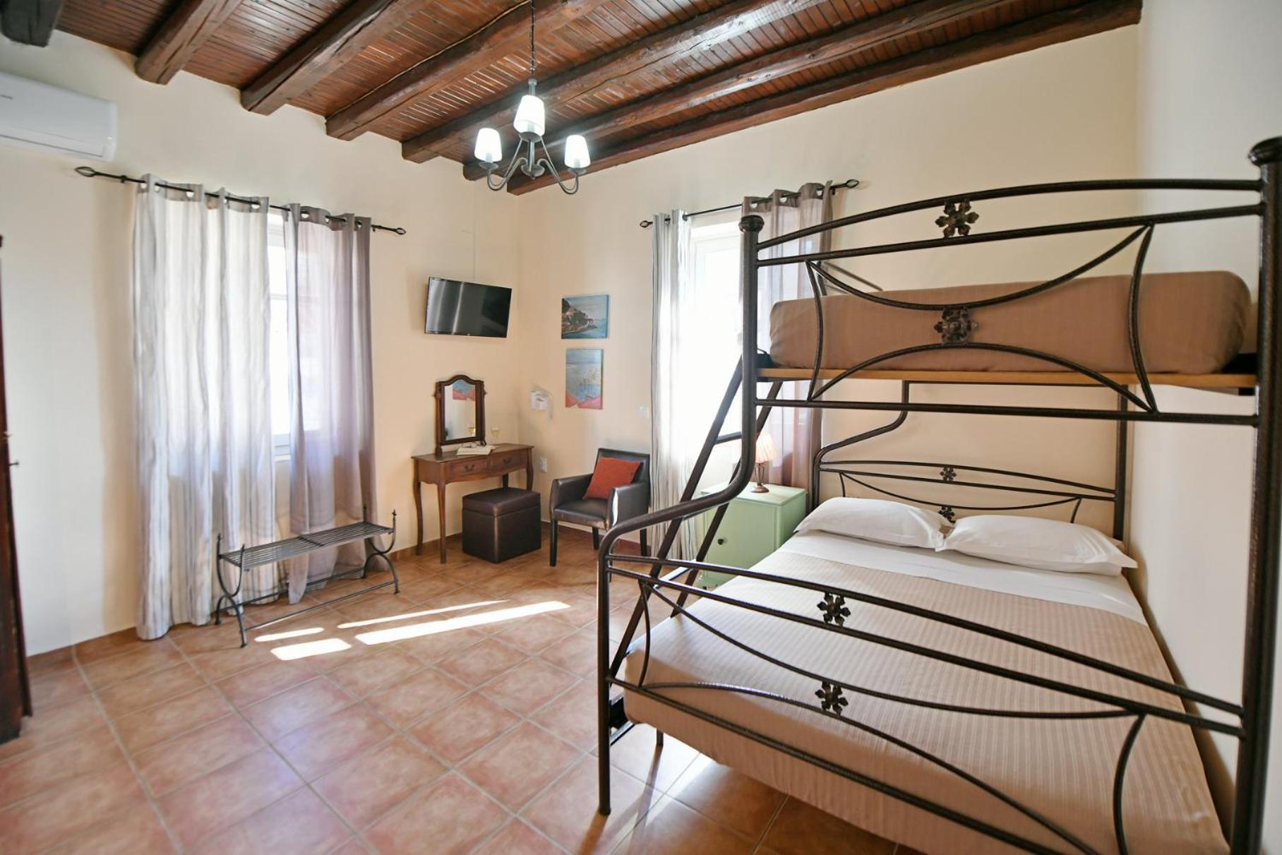 Athina Guesthouse Đảo Hydra Ngoại thất bức ảnh